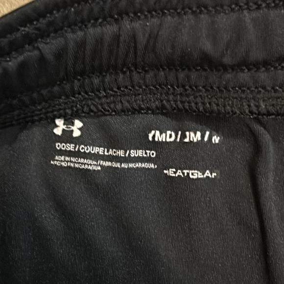 Under Armour youth size medium (8) black long basketball shorts - Picture 2 of 4